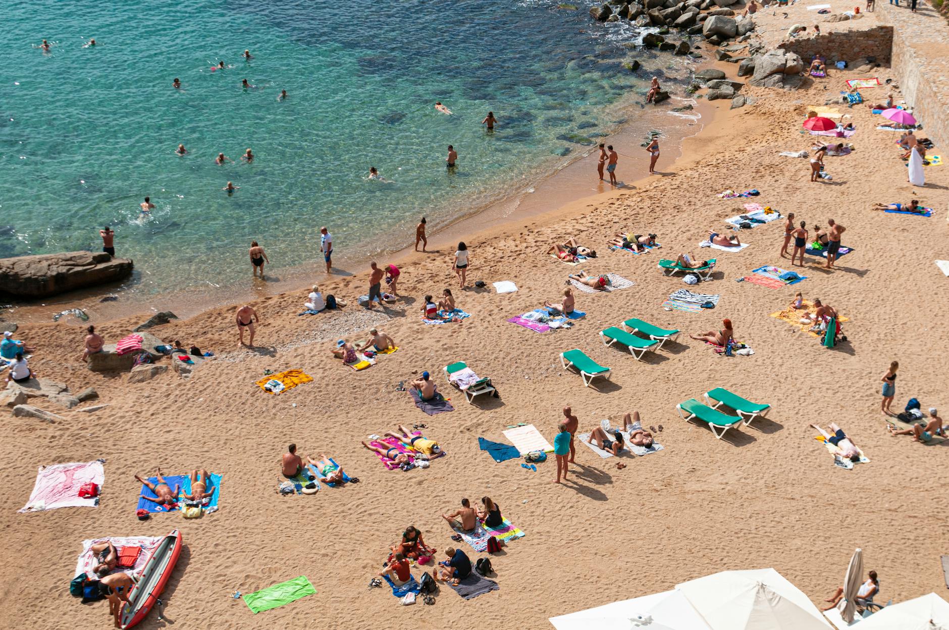 Zona de piscina y vacaciones en camping