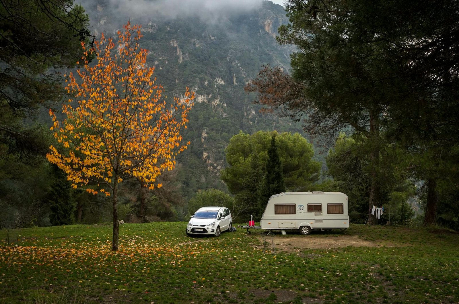 Revision exterior de una caravana de segunda mano